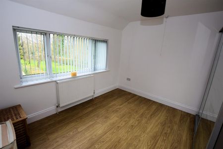 3 bedroom House To Let - Photo 4