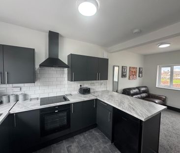 1 bedroom in a house share to rent - Photo 2