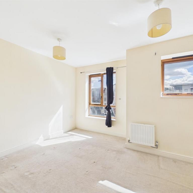 4 bedroom terraced house to rent - Photo 1