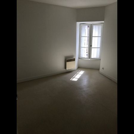 Location Appartement 2 pièces 47 m² Chaillac - Photo 3