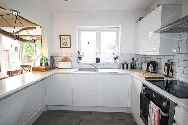 3 bedroom semi-detached house to rent - Photo 1