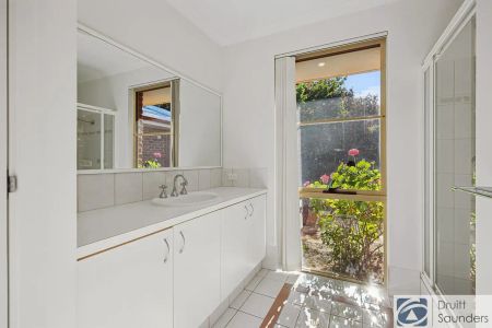 “Gardeners Delight! HOME OPEN SATURDAY 01 NOVEMBER AT 9.30AM SHARP!” - Photo 2