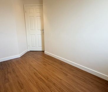 Yarwell Drive, Rotherham, Maltby - Photo 5