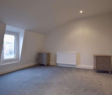 Holmesdale Road, Reigate, RH2 - Photo 3