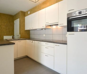 Recent tweeslaapkamer appartement te huur in het centrum van Ettelgem - Photo 6