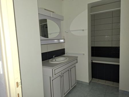 Location Appartement 2 pièces 46m² TROYES 10000 - Photo 5