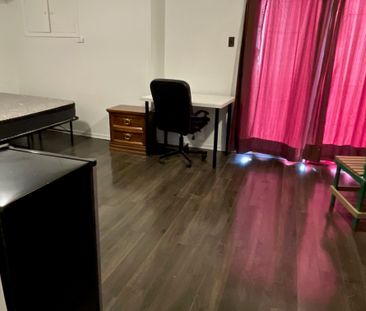 For Lease - 96 Carleton Place, Brampton, Ontario - Photo 4