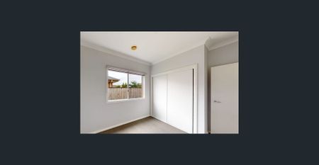 Quality home opposite Wetlands! - Photo 4