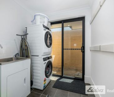 Beautifully Presented Family Home in Sought-After Baldivis Estate - Photo 6