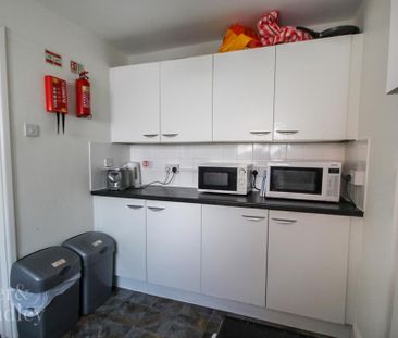 1 bedroom house of multiple occupation to rent - Photo 6