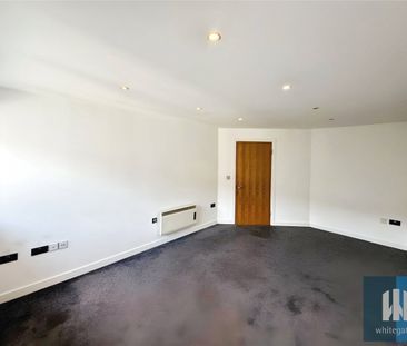 Wood Lane, Newsome, Huddersfield, HD4 - Photo 2