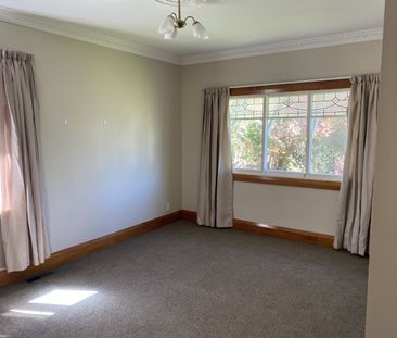 Beautiful in boulcott! - Photo 3