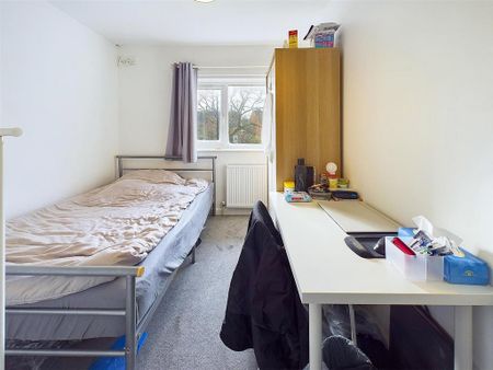 6 bedroom end of terrace house to rent - Photo 5