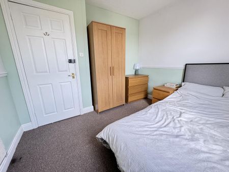 4 bedroom terraced house to rent - Photo 4