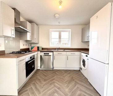 Martins Way, Stratford-upon-Avon, CV37 - Photo 3