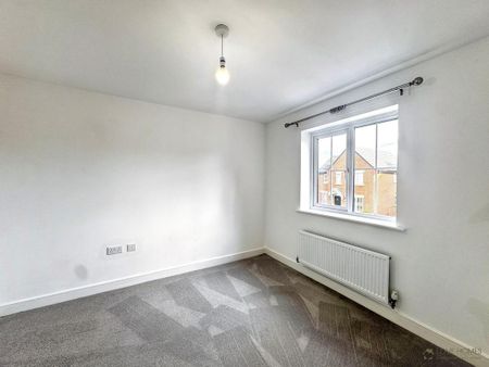 4 bedroom detached house to rent - Photo 3