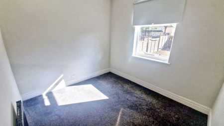 2 bed lower flat to rent in NE29 - Photo 3