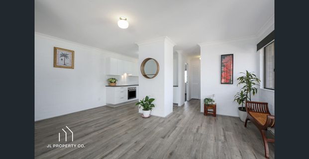 Two Bedroom Unit in Central Location (water included in rent) - Photo 1