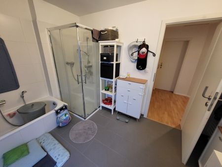 Moderne 4-Zi.-Doppelhaushälfte m. Garten, Terrassen und Carport in HL-St.Jürgen ... - Foto 2