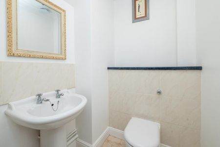 5 bedroom detached house to rent - Photo 3