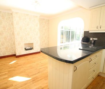 3 bedroom semi-detached house to rent - Photo 5