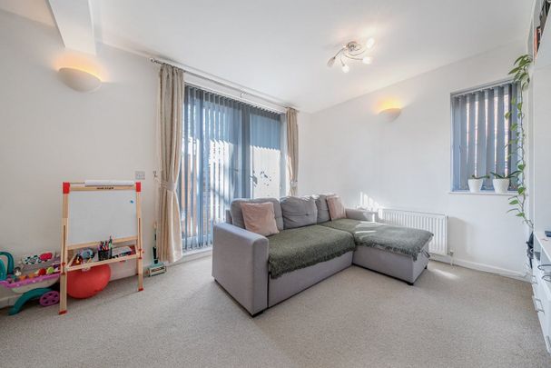 Sidcup Road, London, SE9 - Photo 1