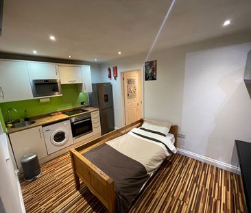 Studio Flat, Clarendon Road, CR0 - Photo 3