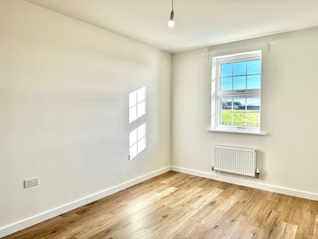 3 bedroom Three Bedroom Semi Detached Home to rent - Photo 2