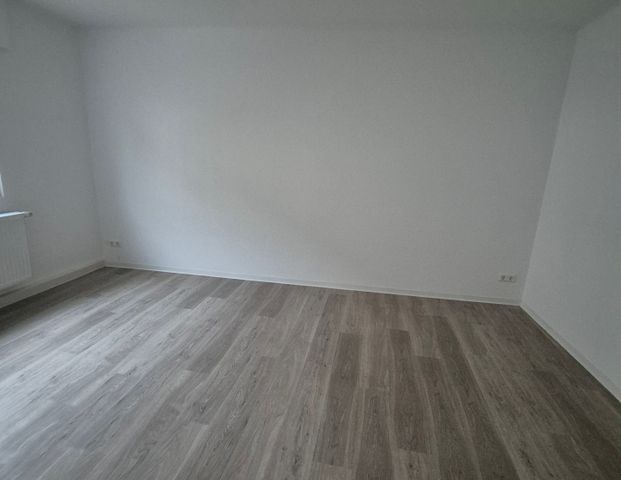 Schöne modernisierte 3 ZKB Wohnung zu vermieten ! - Foto 1