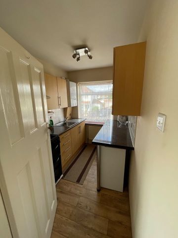 1 Bed Flat, Meadowbank Road, NW9 - Photo 5