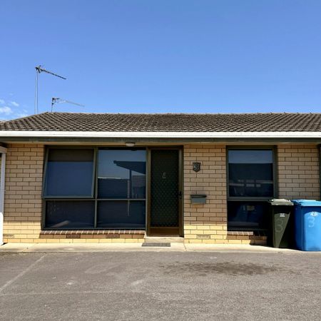 Centrally Located Two-Bedroom Unit - Photo 4