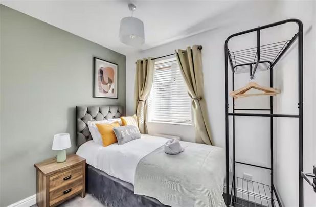 4 bedroom detached house to rent - Photo 1