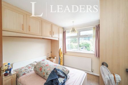 2 bedroom bungalow to rent Calverton Road, Arnold, NG5 - Photo 2