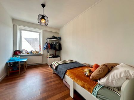 Lichtrijk appartement vlakbij de Coupure - Photo 3