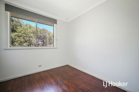 Charming 3 Bedroom Home! - Photo 2