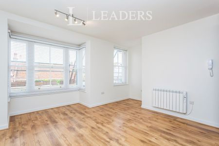 2 bedroom flat to rent High Street - Photo 2