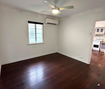 Elevated Cottage Home in Convenient Clayfield Location - Photo 2