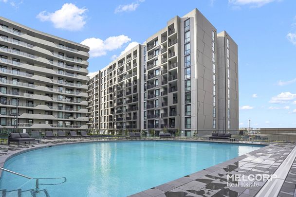 RESORT STYLE LIVING AT IT'S BEST - UNFURNISHED - Photo 1