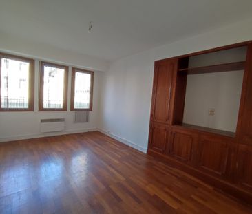 Appartement 1 pièces 33m2 MARSEILLE 1ER 595 euros - Photo 1