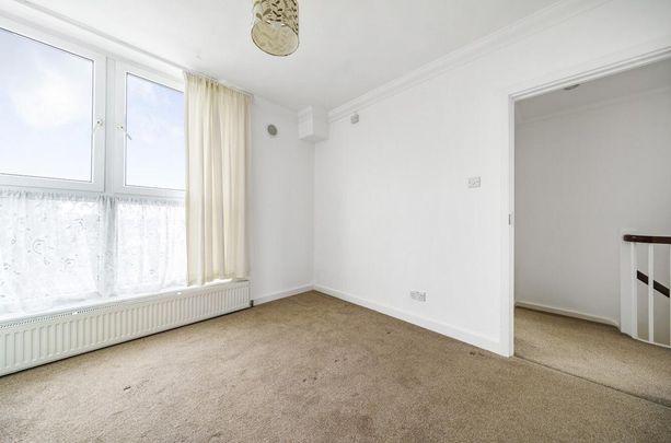3 bedroom flat to rent - Photo 1