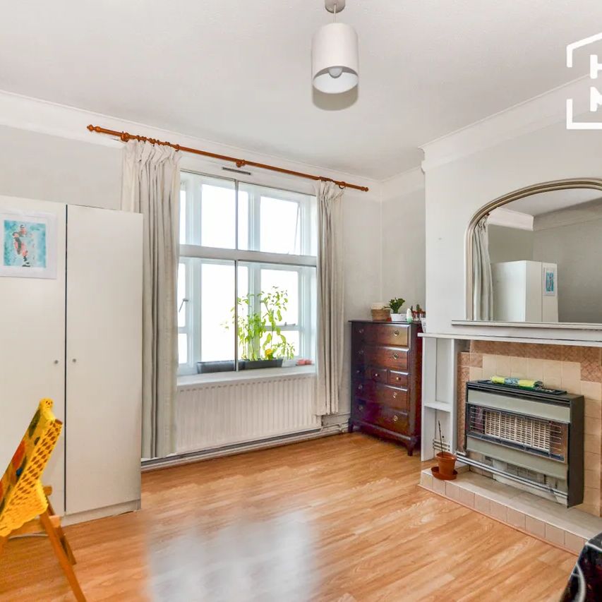 Fairfield Drive, London, SW18 - Photo 1