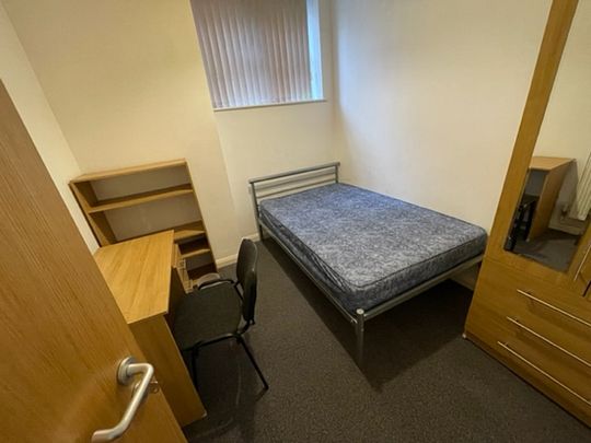 7 Bed Student Accommodation - Photo 1