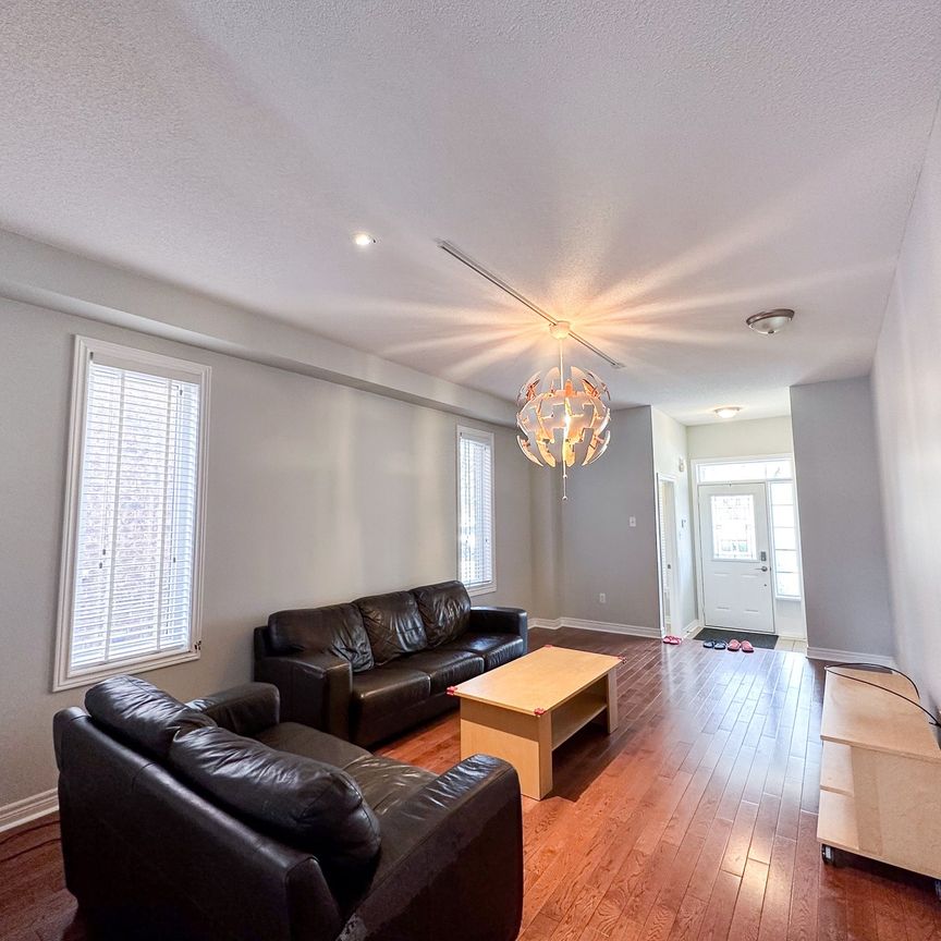 For Lease - 21 Fitzroy Avenue, Markham, Ontario - Photo 1