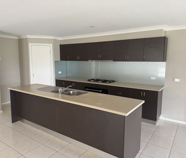 FOUR BEDROOM HOME IN RIVERSLEA BOULEVARD - Photo 3
