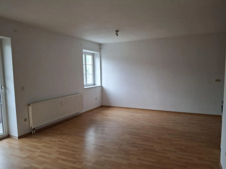 Freundliche 2-Zimmer-Wohnung mit möblierter Küche und Balkon in guter Wohnlage in Obernberg - Photo 2