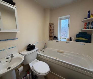 2 bedroom end of terrace house to rent - Photo 4