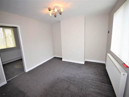 3 bedroom end of terrace house to rent - Photo 2