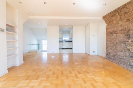 4 bedroom apartment to rent - Photo 2