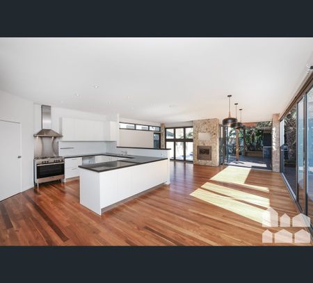 96 Wales Street, Kingsville, Vic 3012 - Photo 3