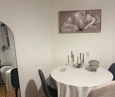 1 Bed Flat, Musard Road, W6 - Photo 2